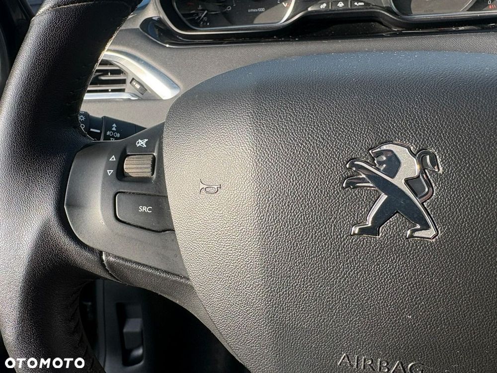 Peugeot 208 120 VTI Intuitive - 25