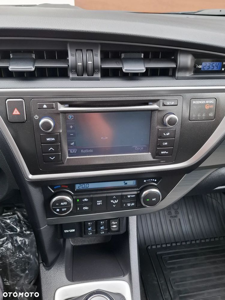 Toyota Auris 2.0 D-4D Executive - 12