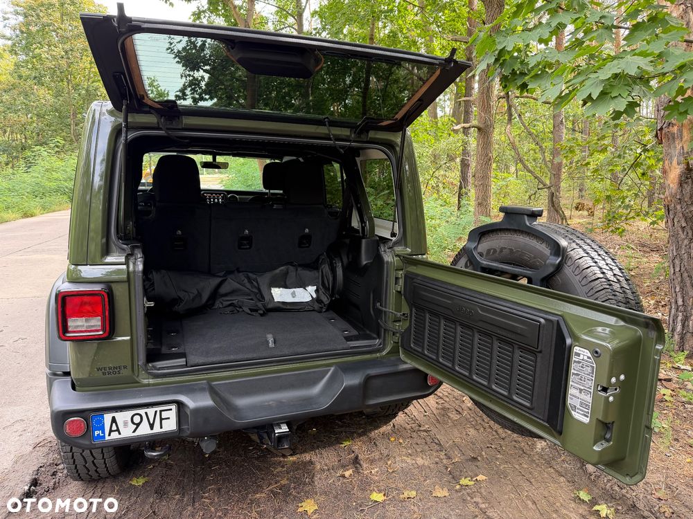 Jeep Wrangler - 21