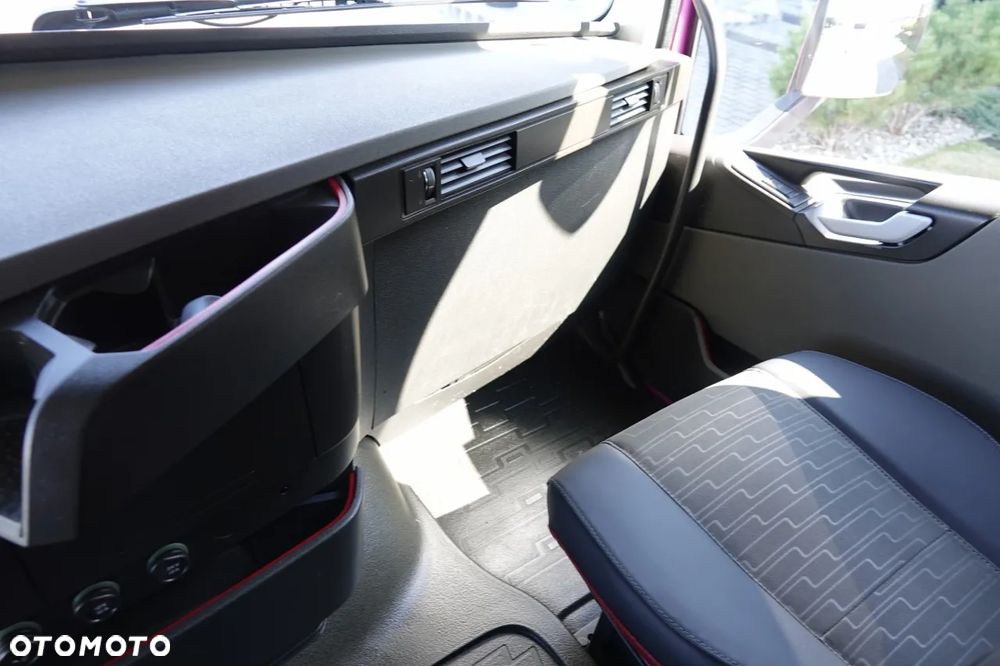 Volvo FH 500 / NISKA KABINA /  I-SHIFT / - 32