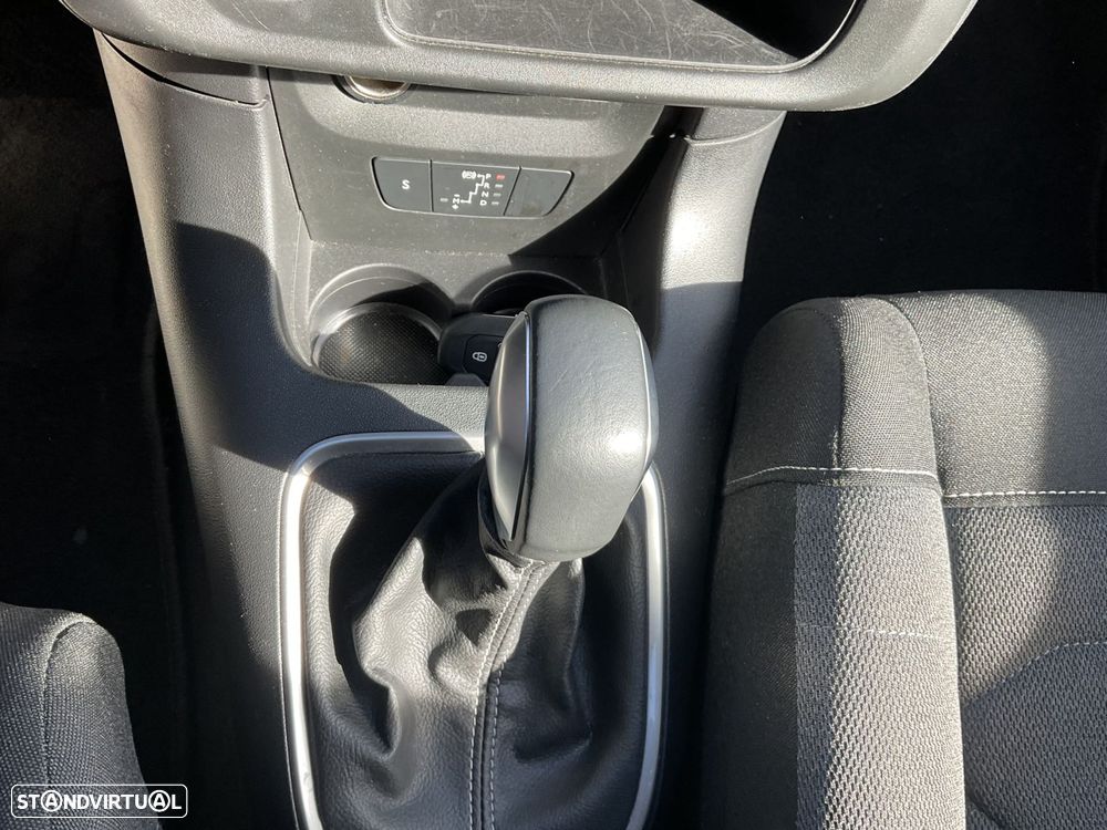 Citroën C3 1.2 PureTech Shine EAT6 - 28