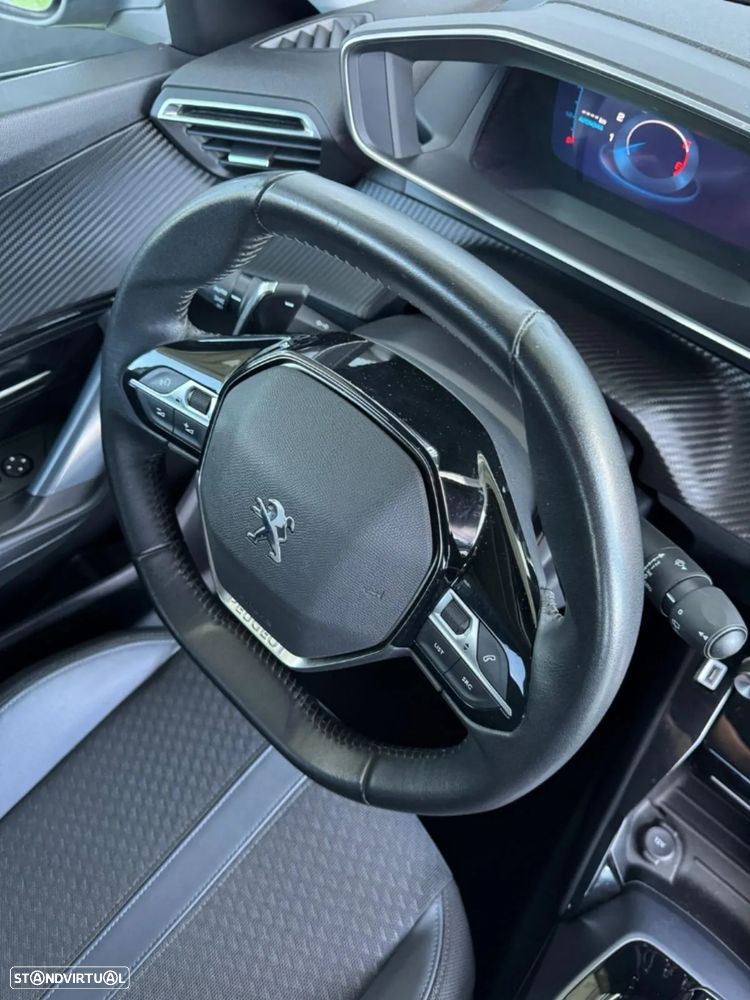 Peugeot 2008 - 6