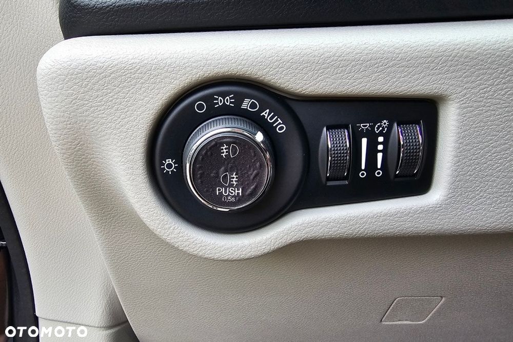 Chrysler Pacifica - 30