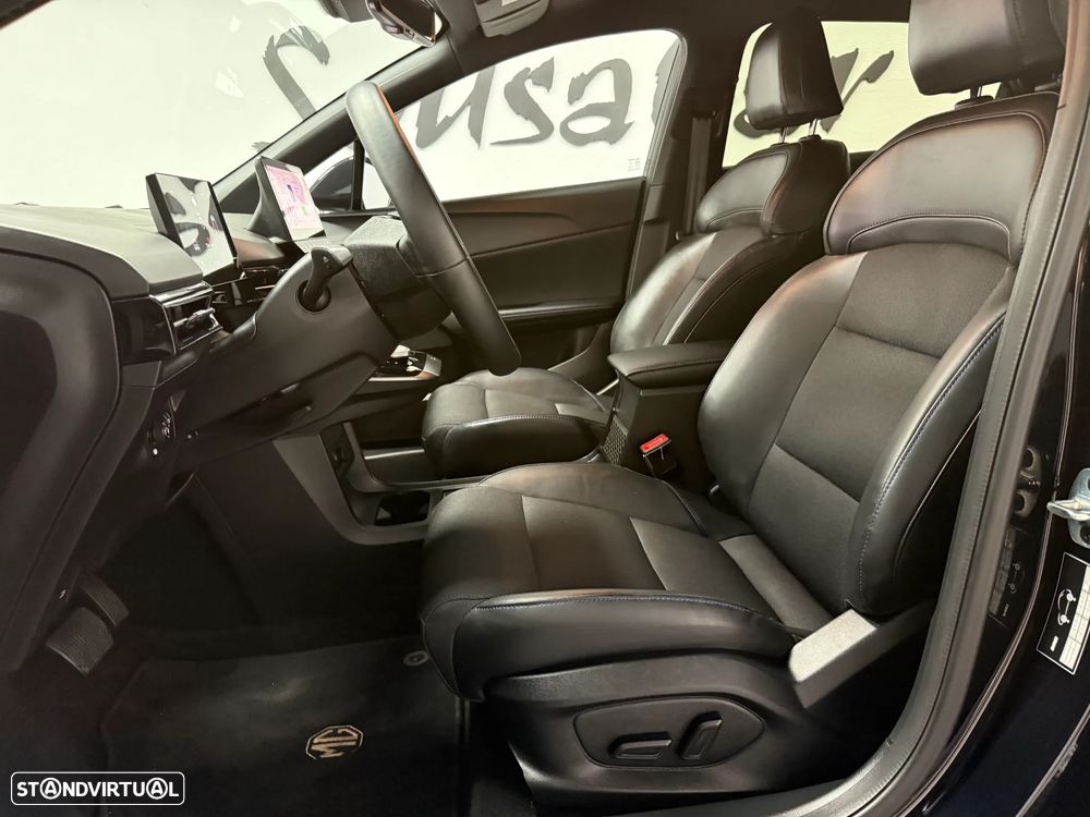 MG MG4 64 kWh Luxury - 17