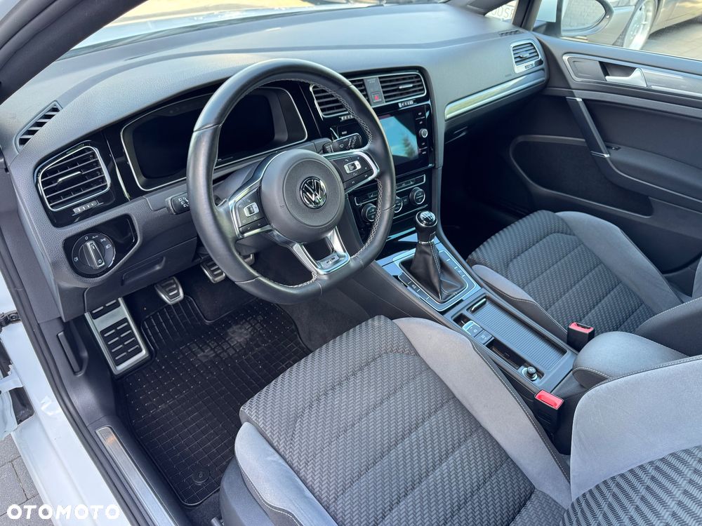 Volkswagen Golf 1.4 TSI BMT Highline - 18