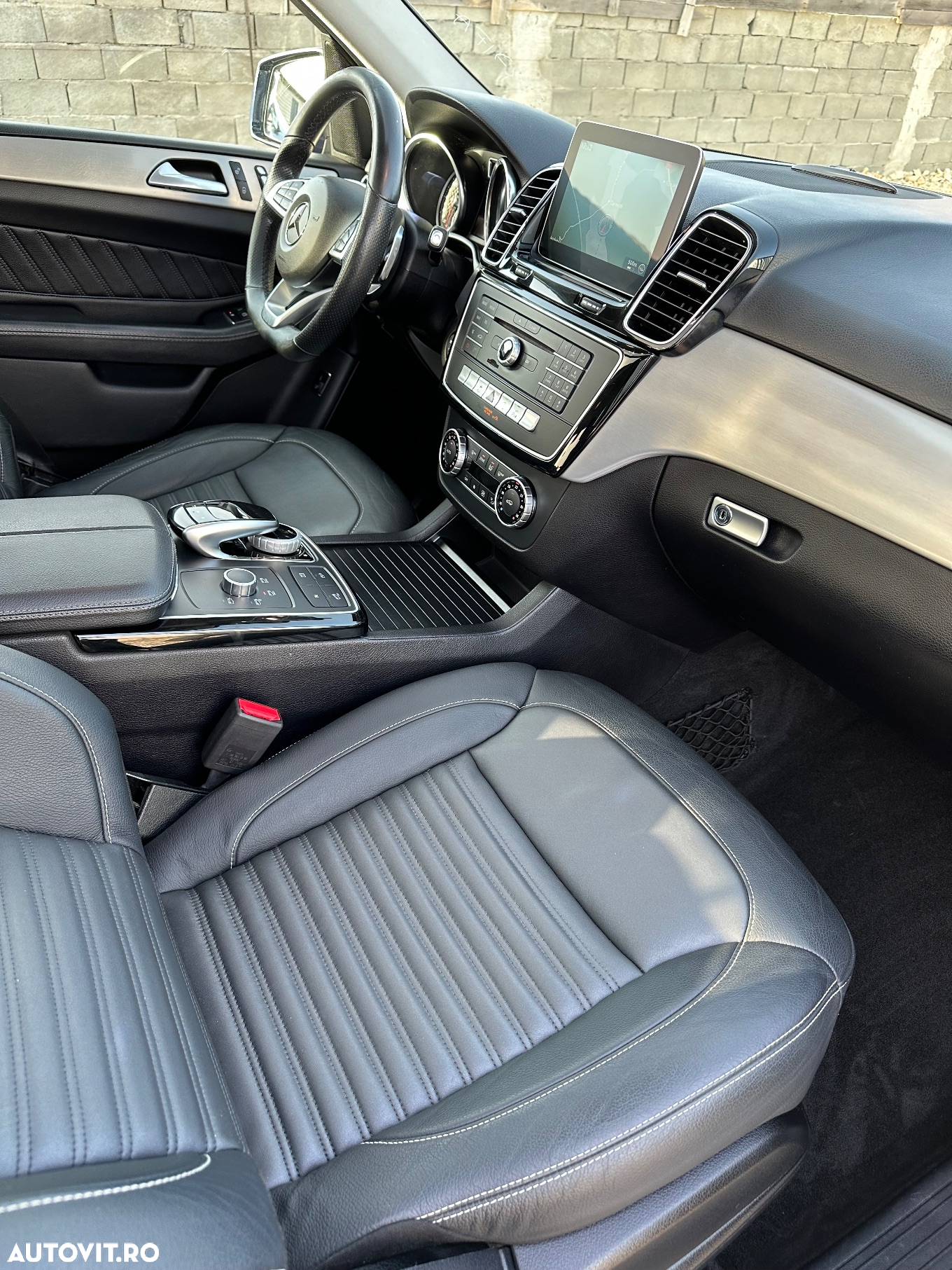Mercedes-Benz GLE 250 d 4Matic 9G-TRONIC AMG Line - 8