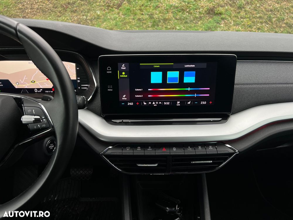 Skoda Octavia Combi 2.0 TDI DSG Style - 20