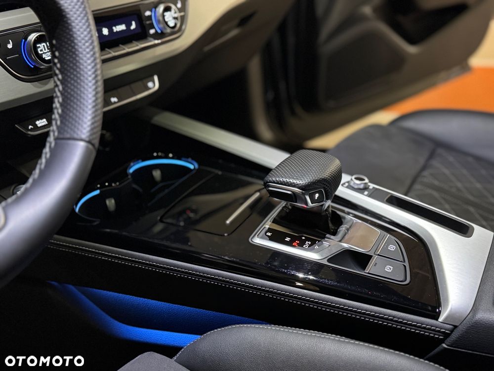 Audi A4 Avant 40 TDI quattro S tronic S line - 26