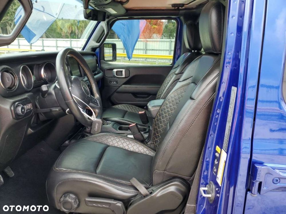 Jeep Wrangler - 8