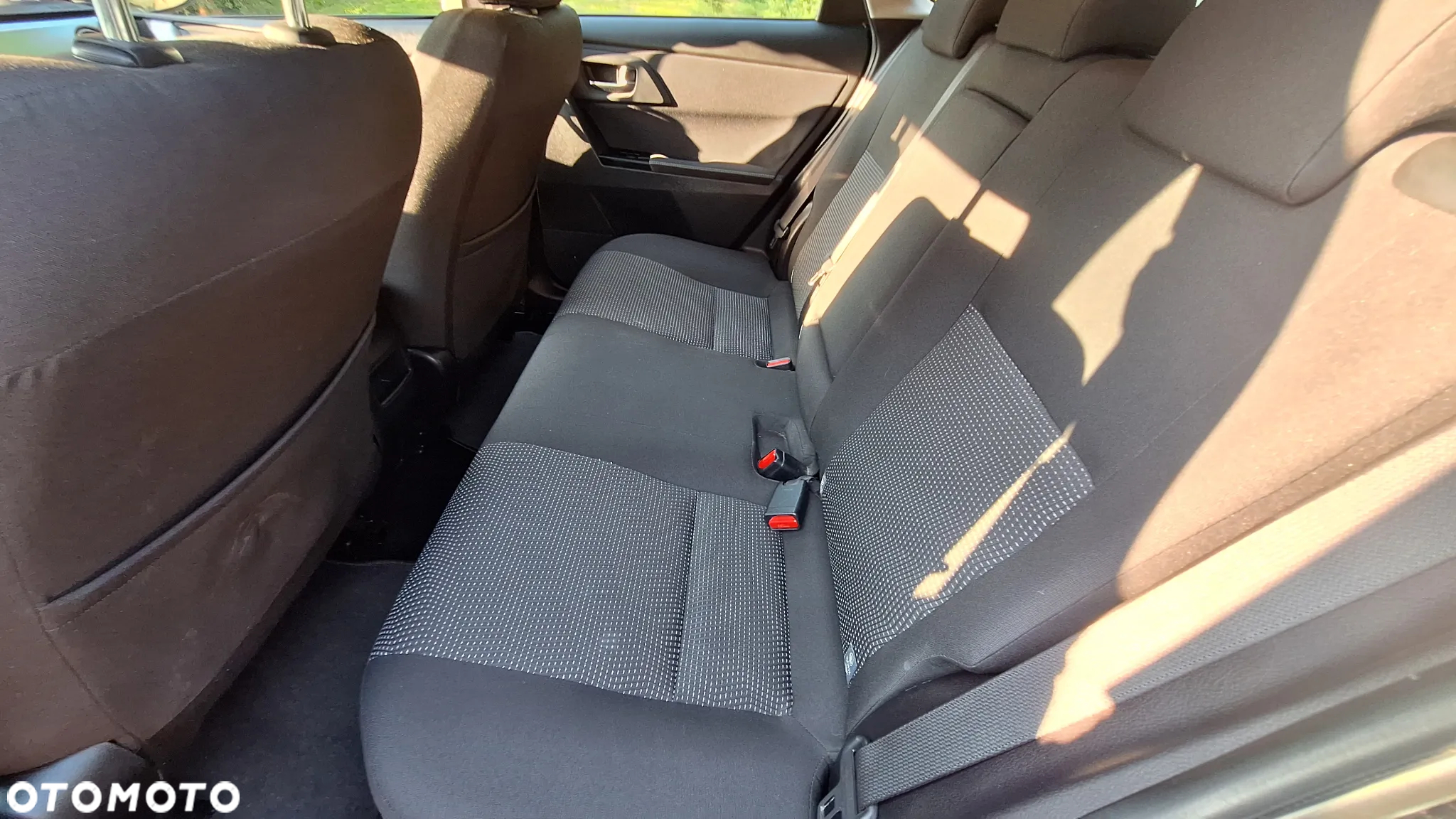 Toyota Auris 1.8 VVT-i Hybrid Automatik Edition - 14