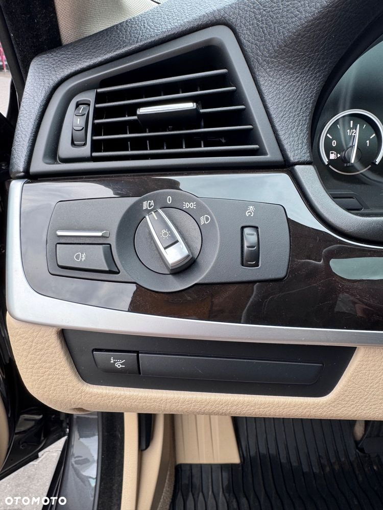 BMW Seria 5 528i - 11