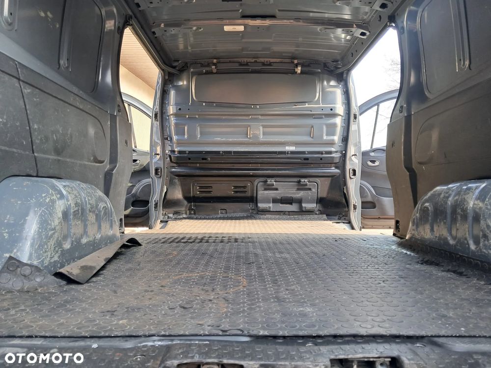 Renault Trafic 2.0 dCi 170 KM - 10