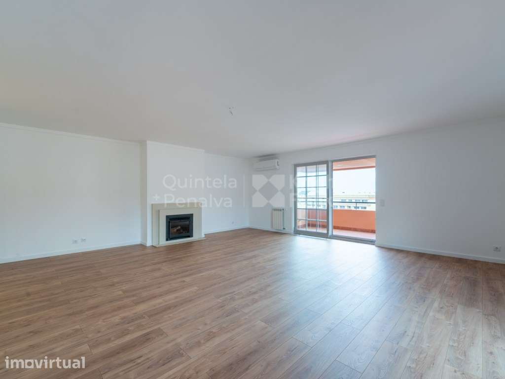 Apartamento T4 com garagem para arrendamento em Cascais - Grande imagem: 4/29