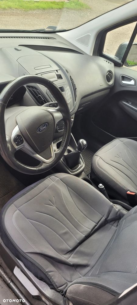 Ford Transit Courier - 8