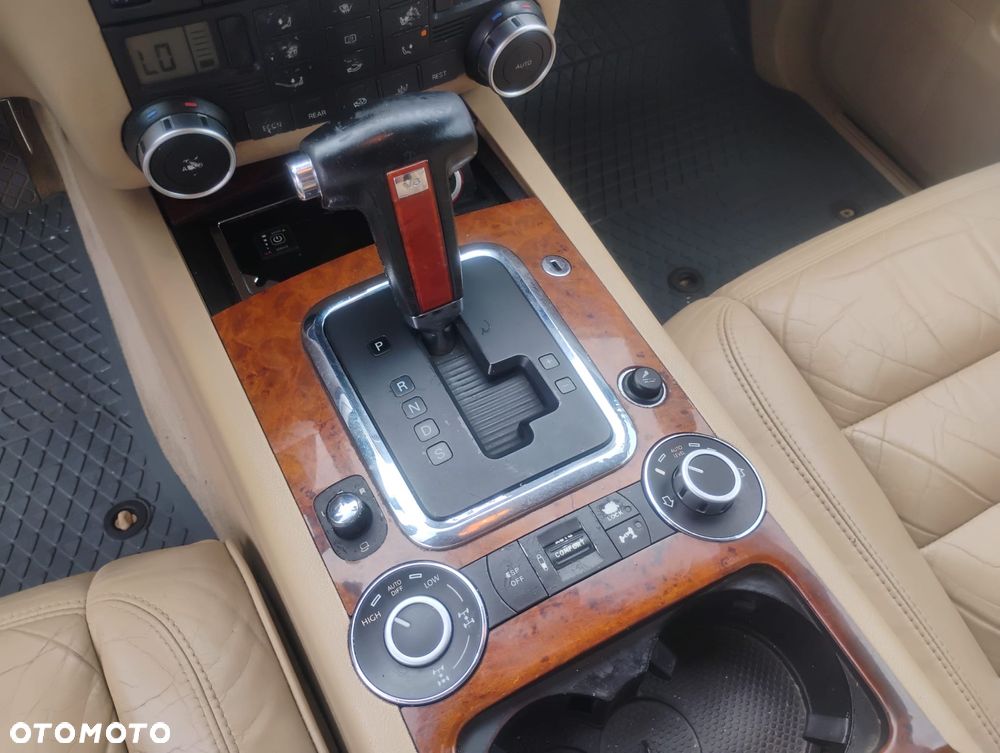 Volkswagen Touareg 3.2 V6 Automatik - 23