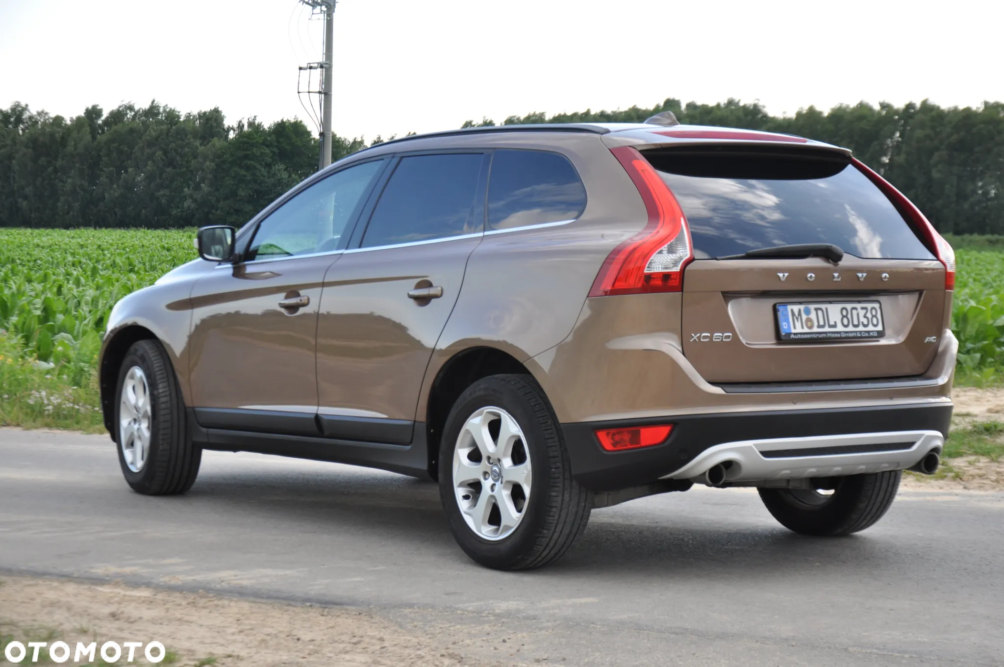 Volvo XC 60 2.4D AWD R-Design - 2