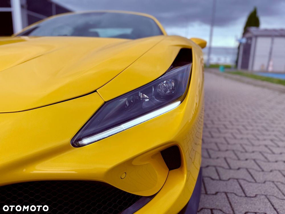 Ferrari F8 Spider - 6