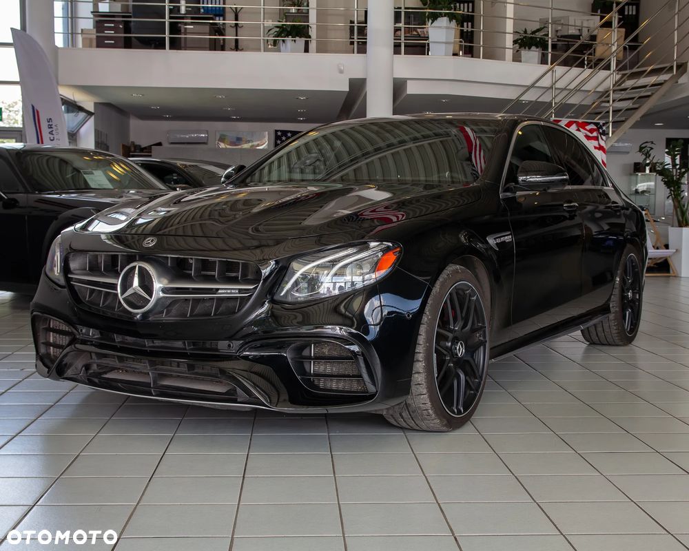 Mercedes-Benz Klasa E AMG 63 S 4Matic+ AMG Speedshift MCT-9G - 3