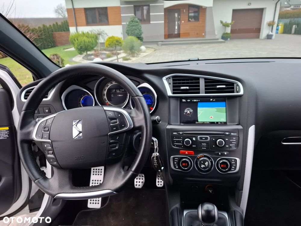 Citroën DS4 HDi 110 SoChic - 26