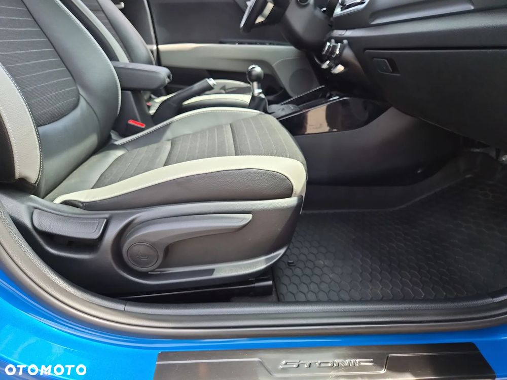 Kia Stonic 1.2 L Business Line - 34
