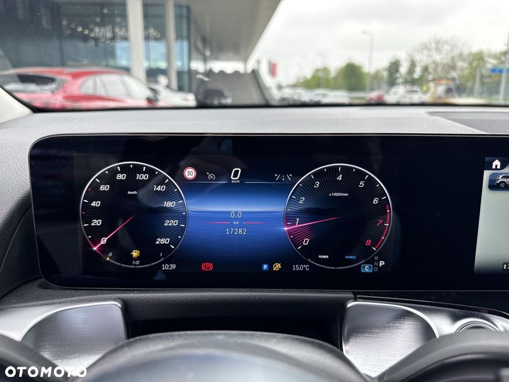 Mercedes-Benz GLB - 13