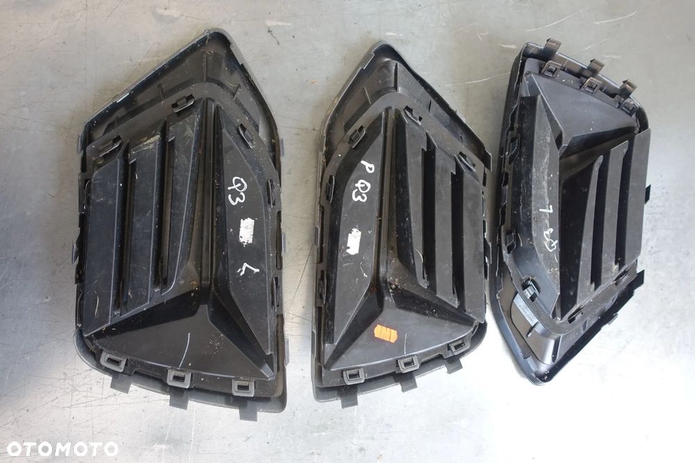 KRATKA ZDERZAKA PRAWA LEWA AUDI Q3 II  18r.- 83A - 3