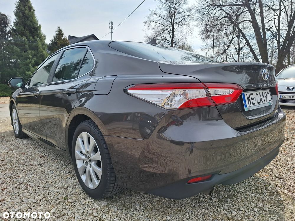 Toyota Camry 2.5 Hybrid Comfort CVT - 6
