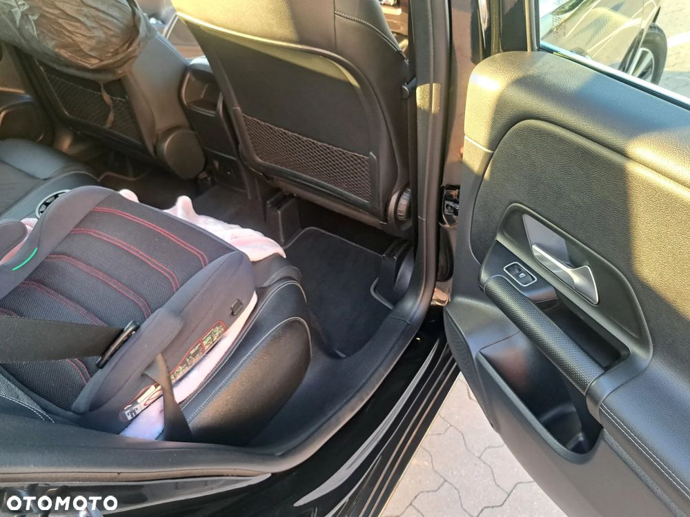 Mercedes-Benz Klasa B 180 d 8G-DCT - 28