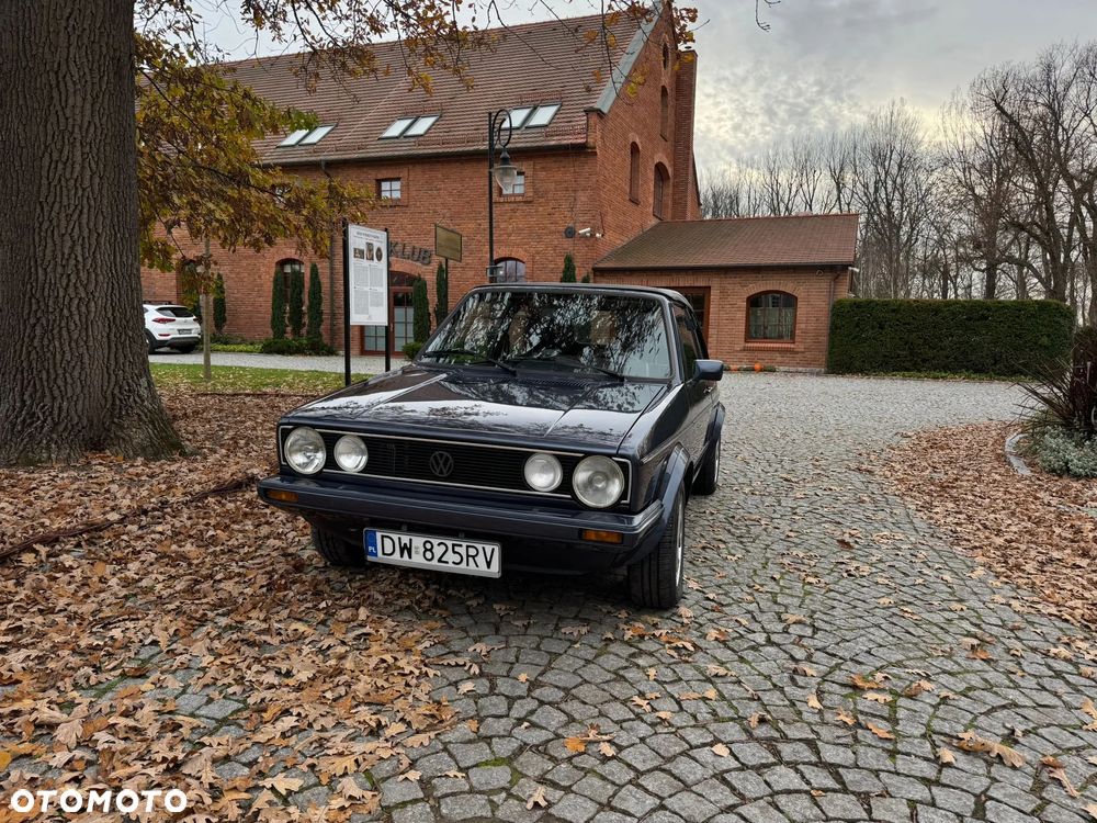 Volkswagen Golf - 1