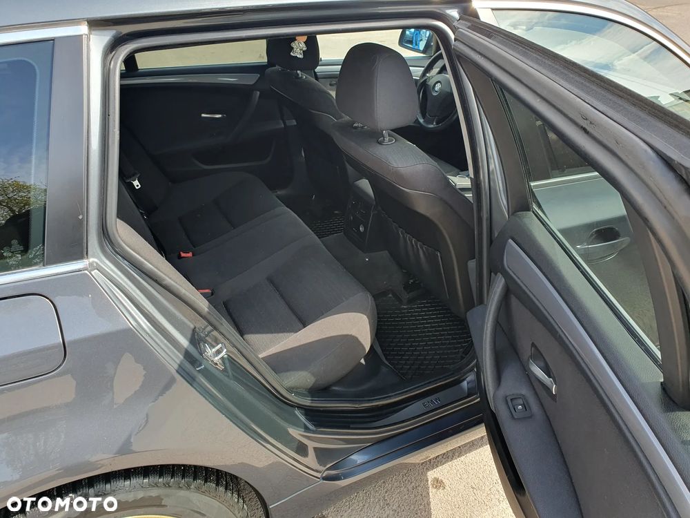 BMW Seria 5 525d - 13