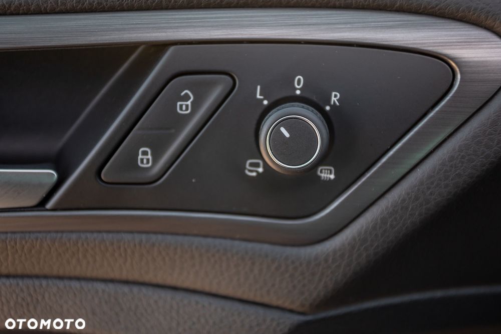 Volkswagen Golf Variant 2.0 TDI (BlueMotion Technology) Comfortline - 22