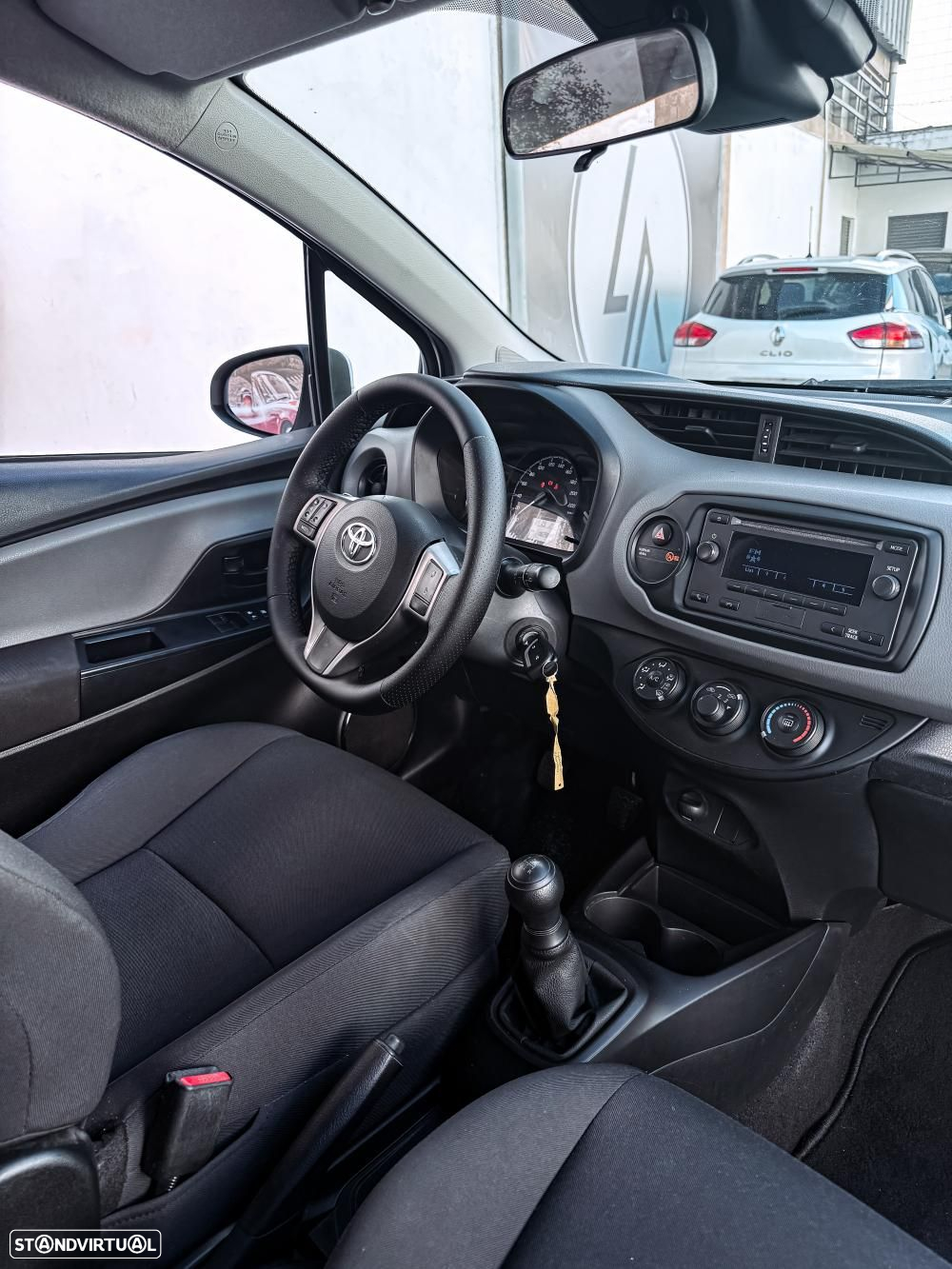 Toyota YARIS - 4