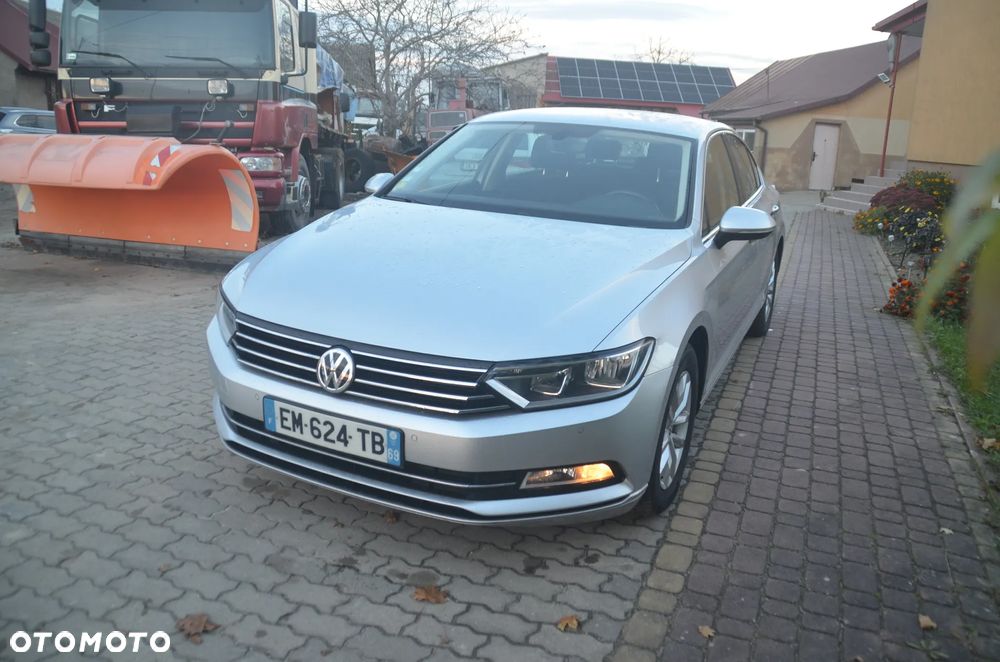 Volkswagen Passat 1.6 TDI SCR DSG Business - 3