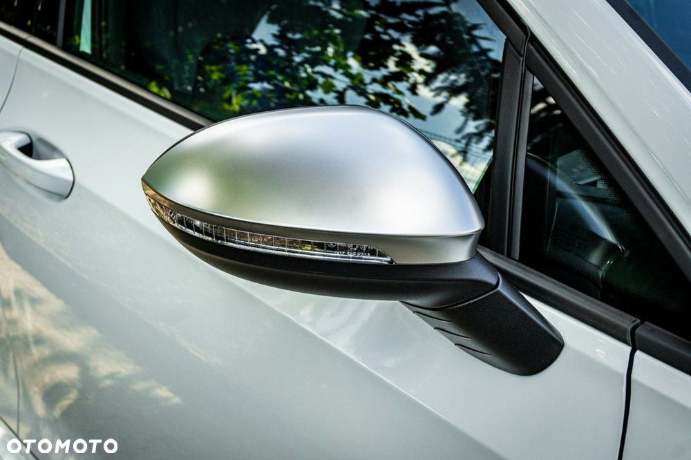 Volkswagen Golf - 26