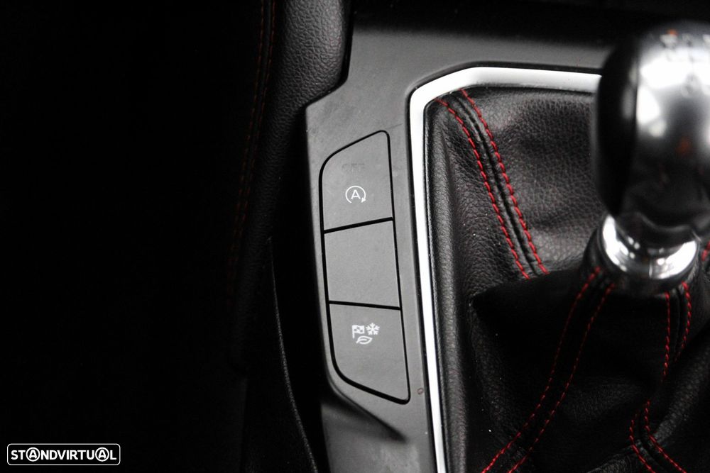 Ford Kuga 1.5 EcoBoost ST-Line - 26