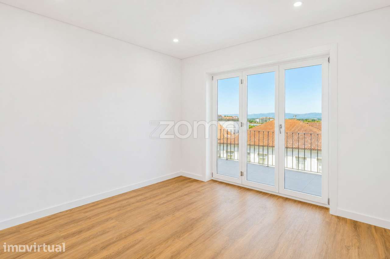 Apartamento T2 no Centro Histórico de Viseu com Terraço e Pátio - Grande imagem: 4/17