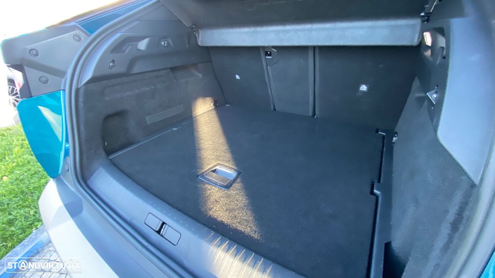 Peugeot E-3008 73 kWh Allure - 9