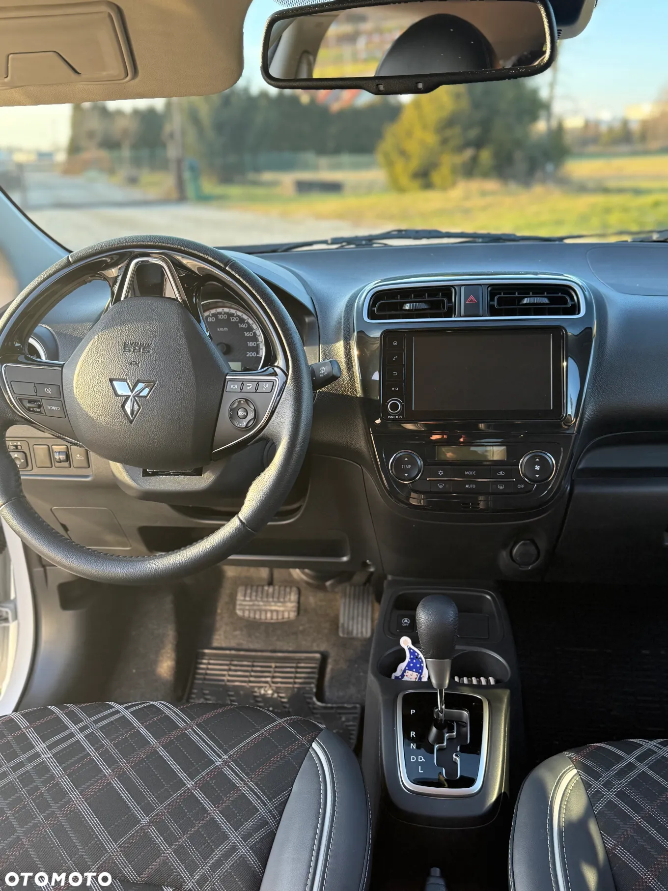 Mitsubishi Space Star 1.2 AS&G Instyle CVT - 15