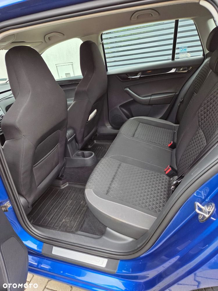 Skoda RAPID 1.4 TSI Ambition DSG - 9