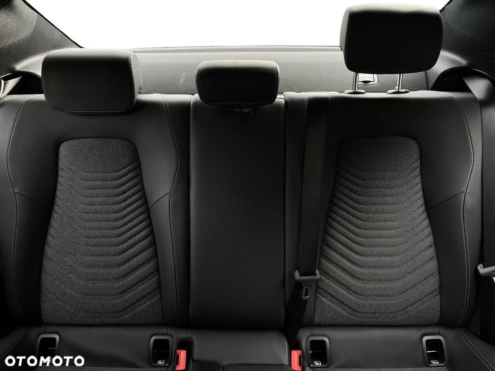 Mercedes-Benz CLA 180 Progressive 7G-DCT - 30