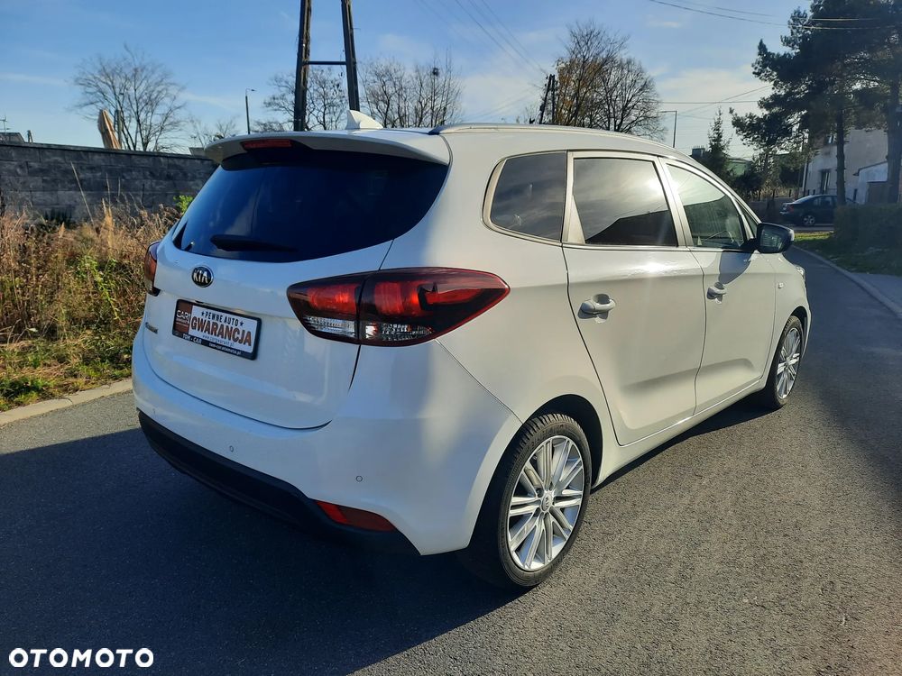 Kia Carens 1.6 GDI L 7os - 9
