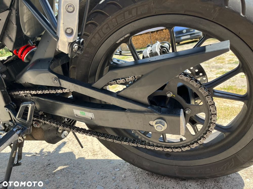 Aprilia Tuono - 6