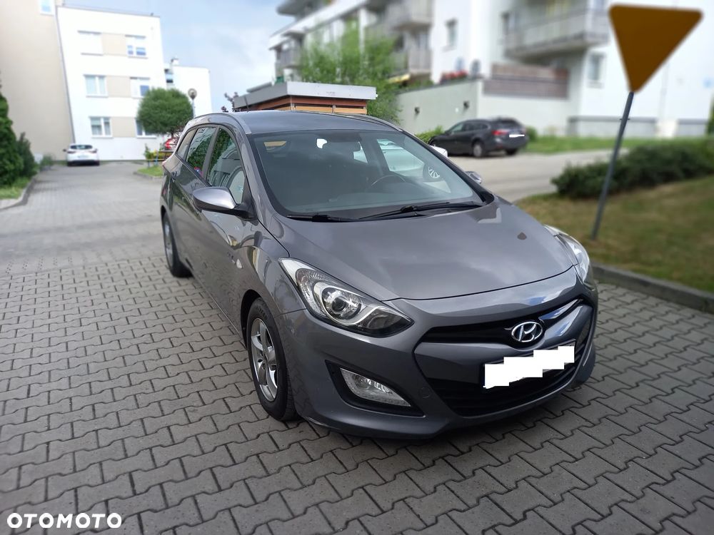 Hyundai i30 blue Kombi 1.6 CRDi Style - 10