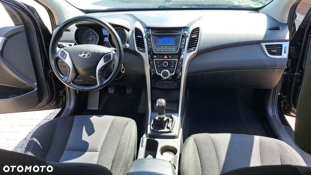Hyundai i30 1.6 Comfort - 10