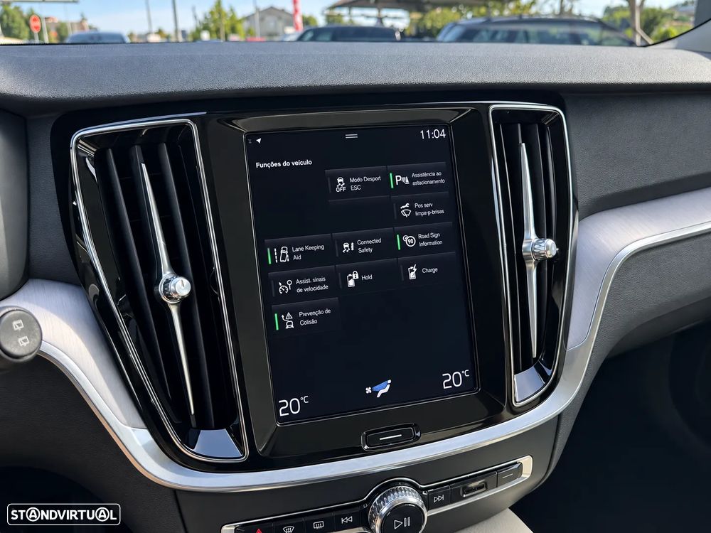 Volvo V60 2.0 T8 AWD TE Momentum Plus - 19