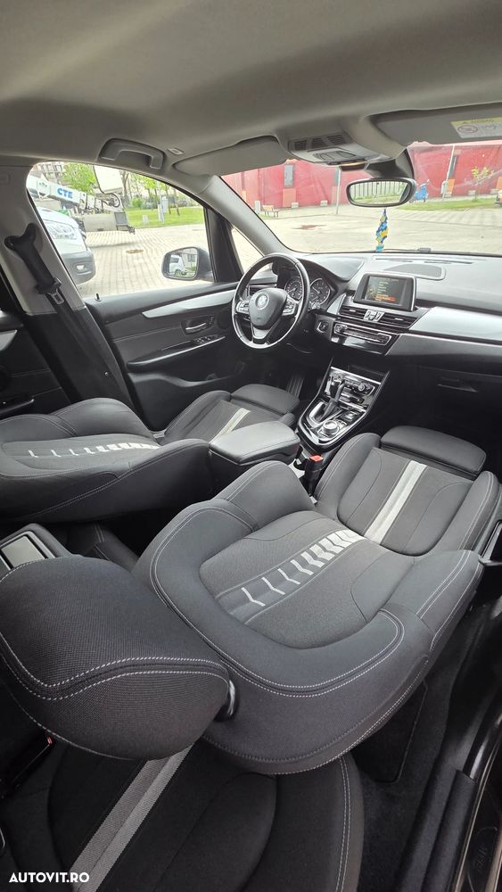 BMW Seria 2 216d Aut. Sport Line - 7