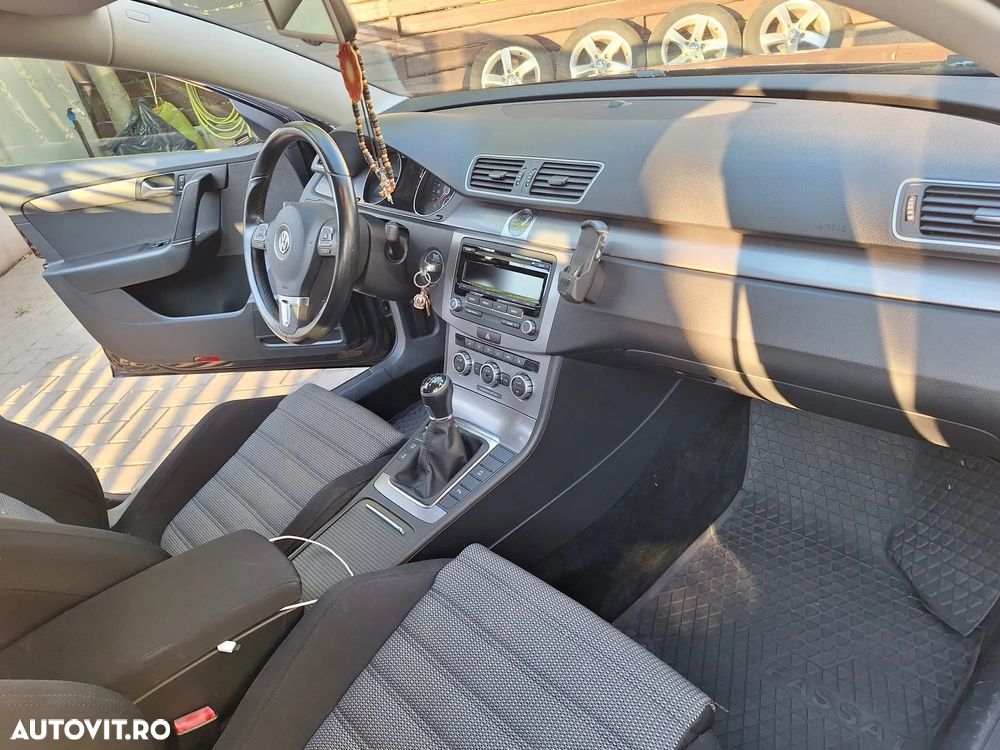 Volkswagen Passat 2.0 Blue TDI SCR Comfortline - 6