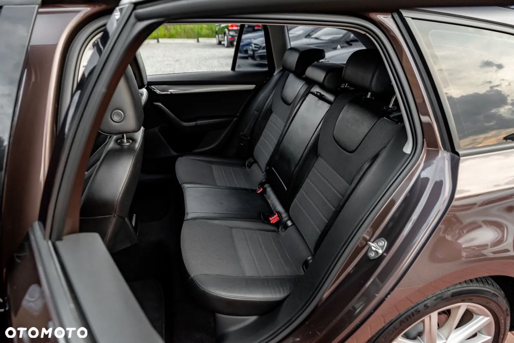 Skoda Octavia 2.0 TDI 4x4 Elegance DSG - 20
