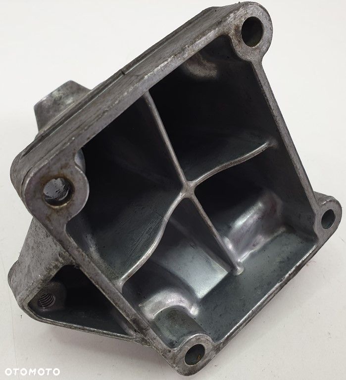 ŁAPA SILNIKA MERCEDES W203 1.8 K A2712230904 - 2