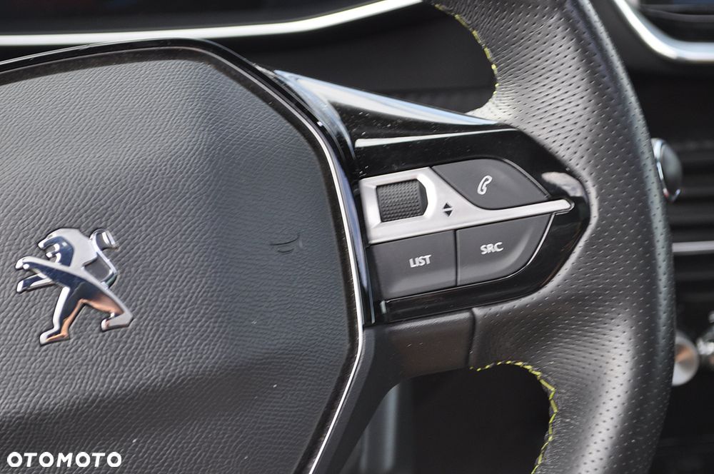 Peugeot 2008 1.5 BlueHDi GT Line S&S - 31